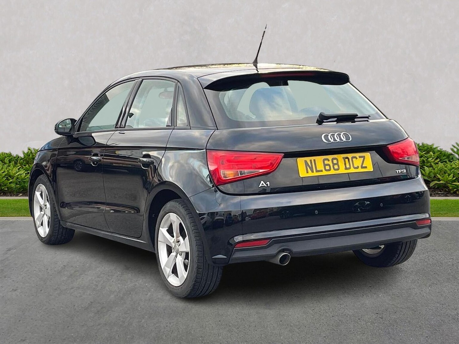 Used Audi A1 2018 for sale - 76911203: Photo 2