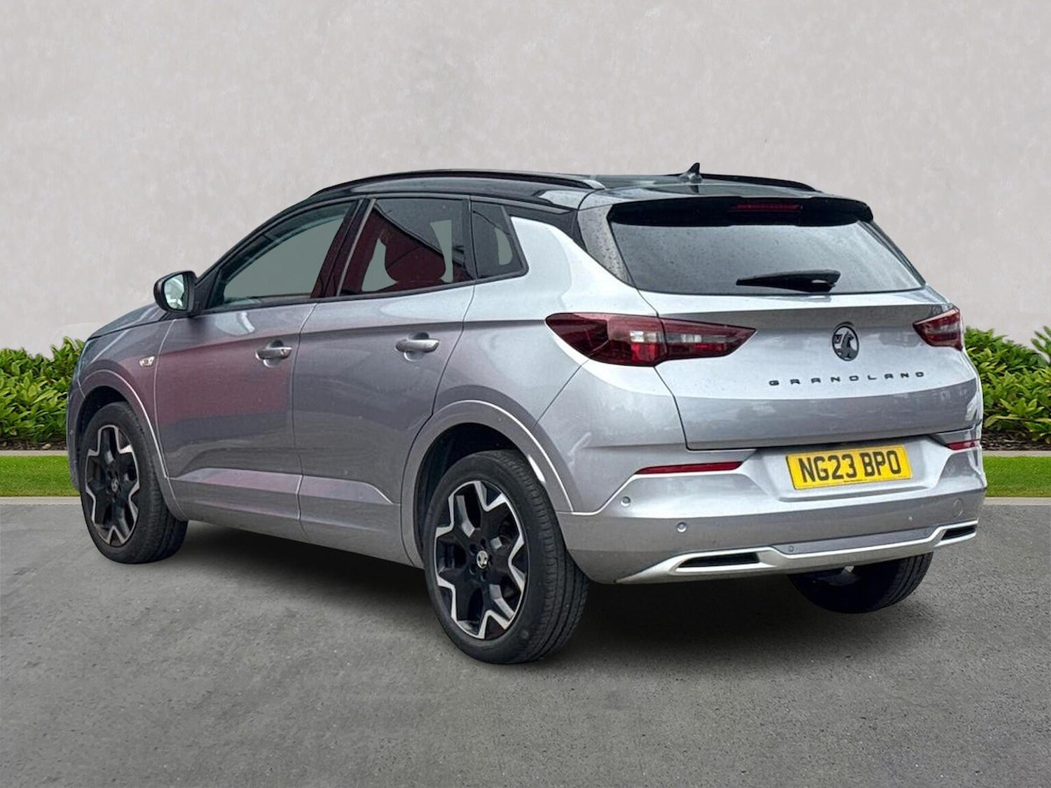 Used Vauxhall Grandland 2023 for sale - 76650249: Photo 2