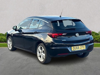 Used Vauxhall Astra 2018 for sale - 77001845: Photo