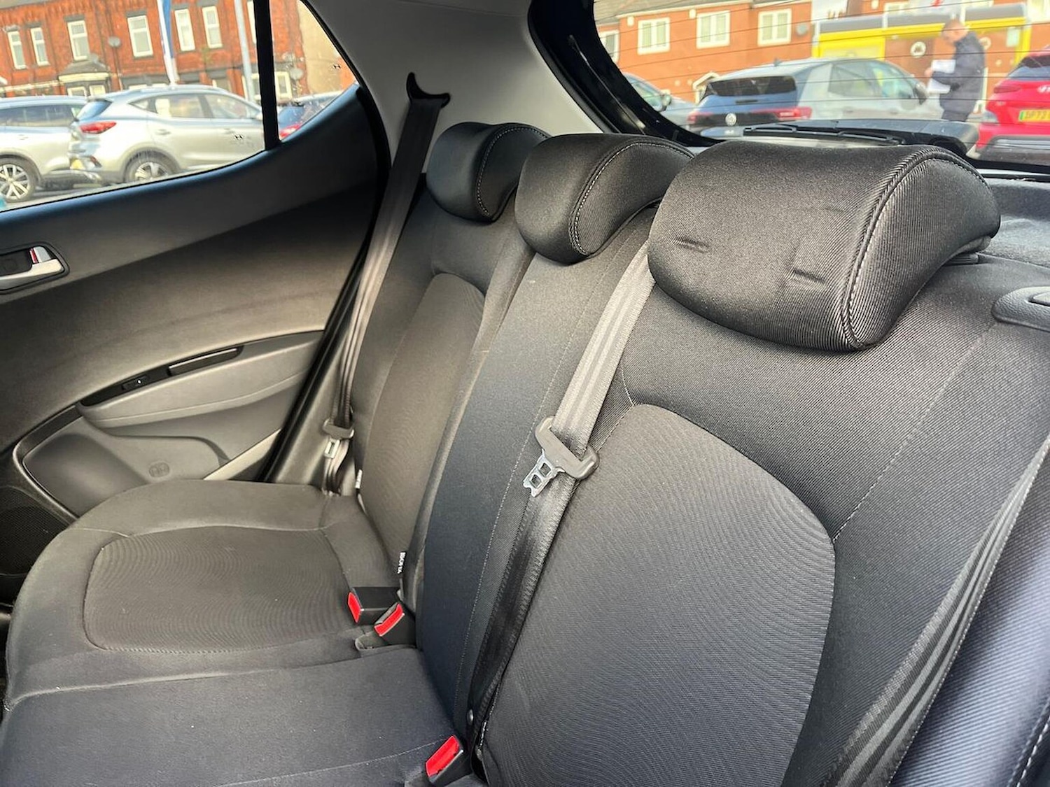 Used Hyundai i10 2017 for sale - 76735627: Photo 16