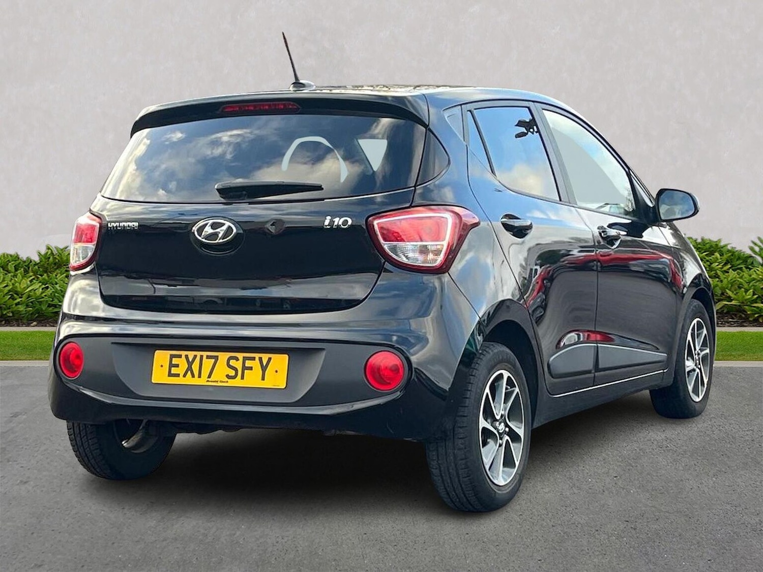 Used Hyundai i10 2017 for sale - 76735627: Photo 18