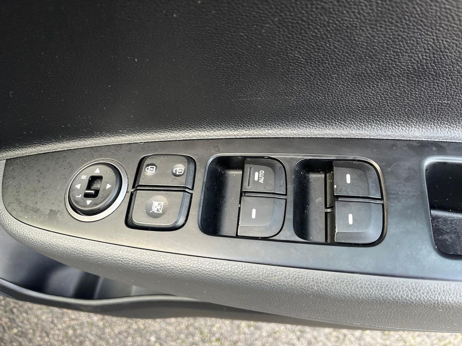 Used Hyundai i10 2017 for sale - 76735627: Photo 21