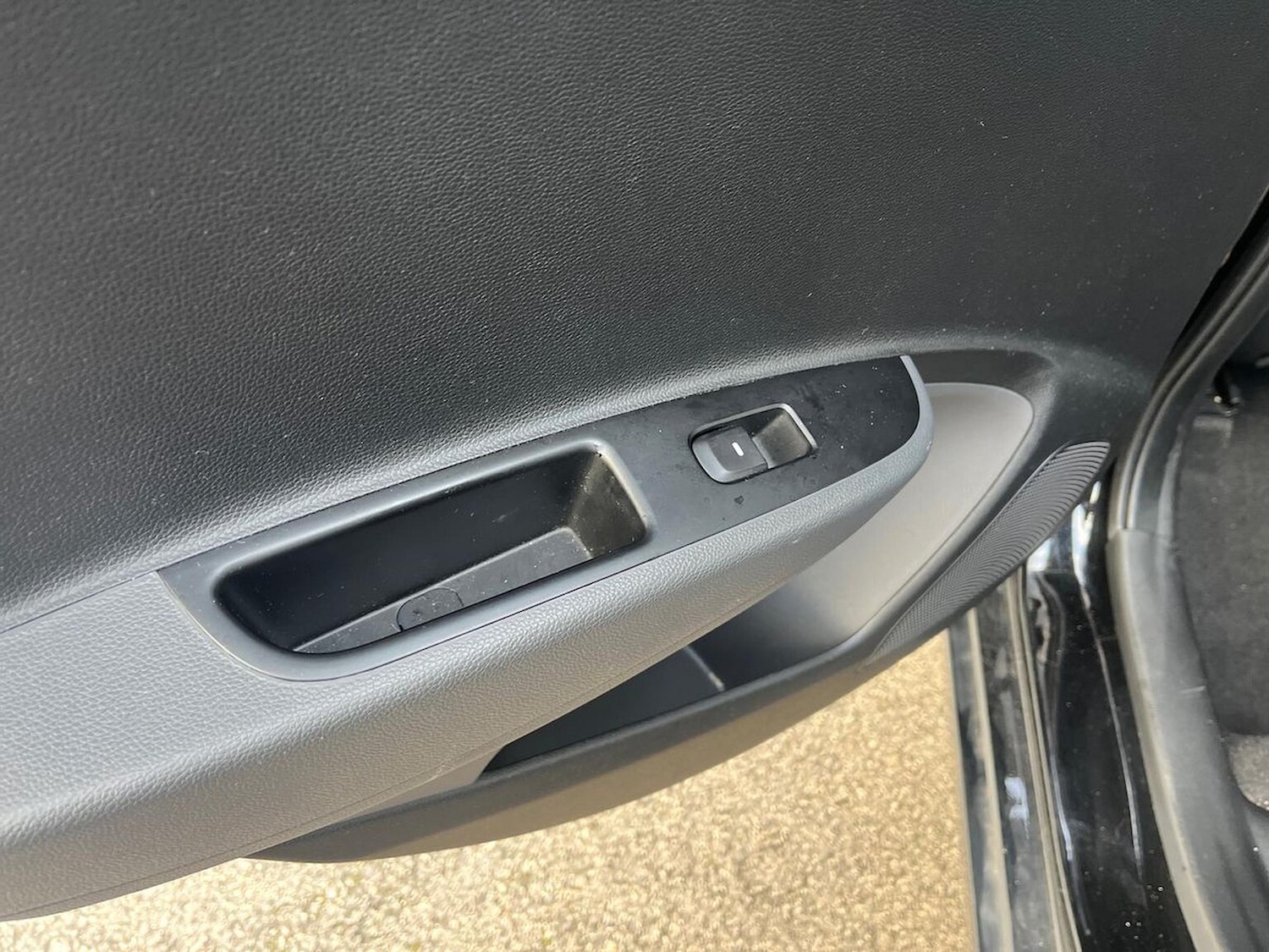 Used Hyundai i10 2017 for sale - 76735627: Photo 32