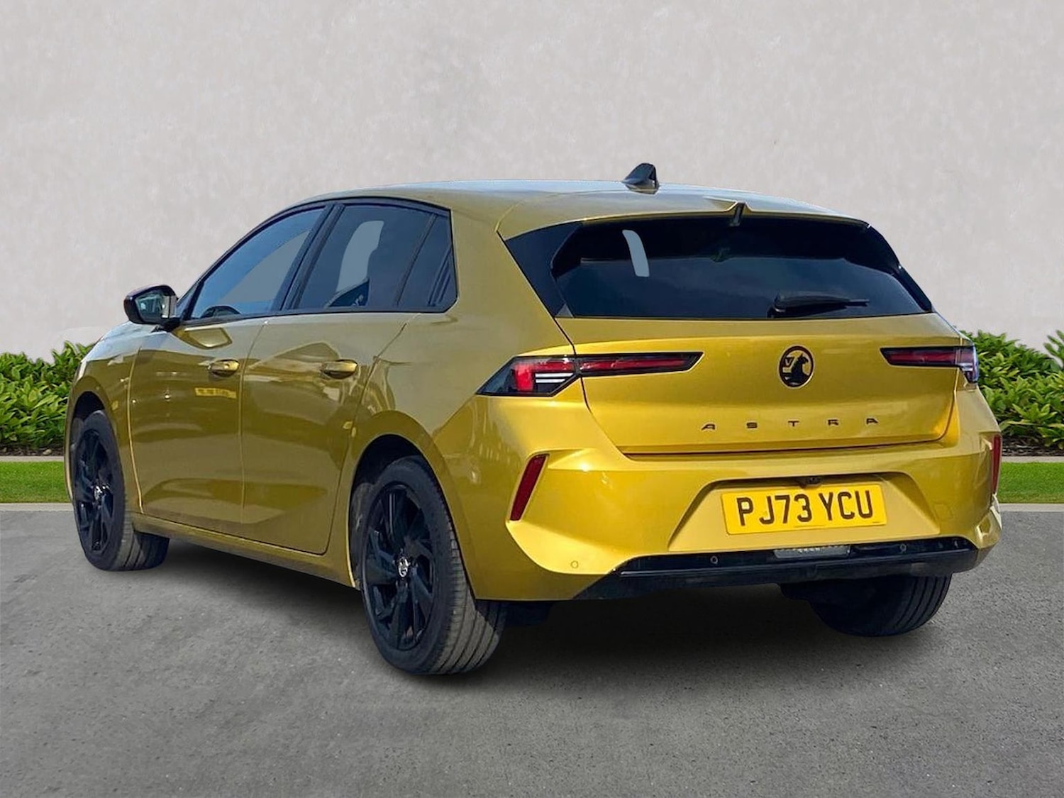 Used Vauxhall Astra 2023 for sale - 78195335: Photo 2