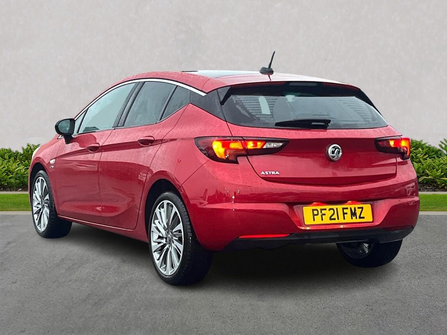 Used Vauxhall Astra 2021 for sale - 76986964: Photo 2