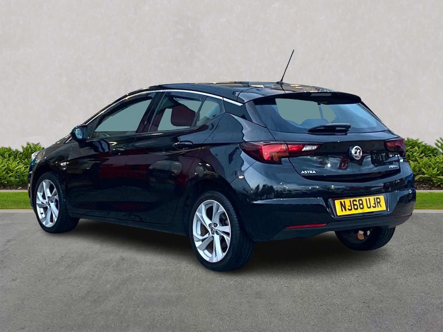 Used Vauxhall Astra 2018 for sale - 76591390: Photo 2