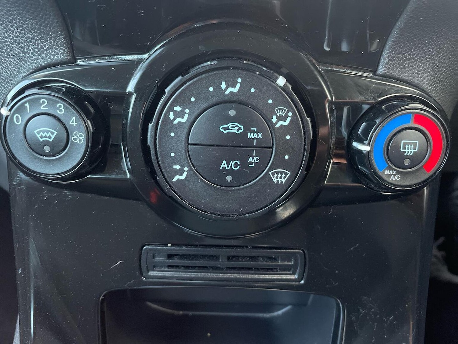 Used Ford Fiesta 2017 for sale - 76510732: Photo 12