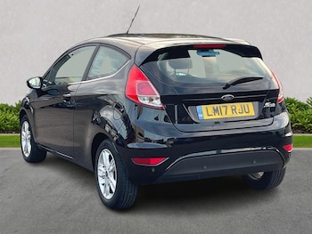 Used Ford Fiesta 2017 for sale - 76510732: Photo