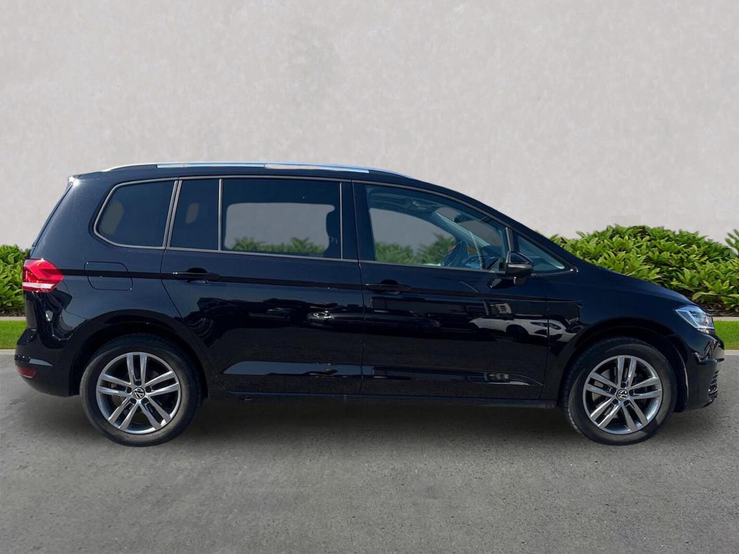 Used Volkswagen Touran 2024 for sale - 78198102: Photo 3