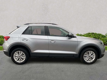 Used Volkswagen T-Roc 2023 for sale - 78616433: Photo