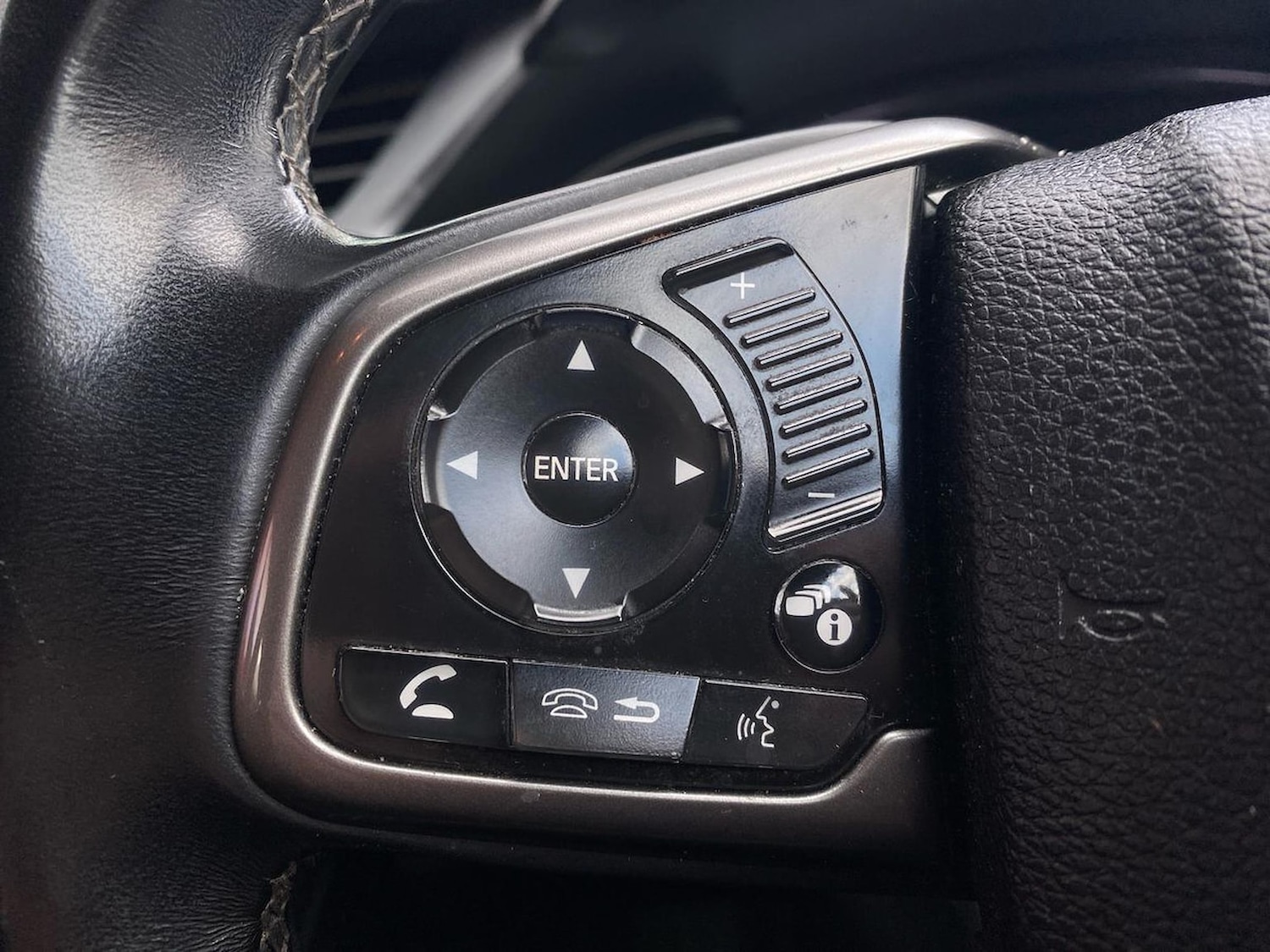 Used Honda Civic 2018 for sale - 76346973: Photo 25