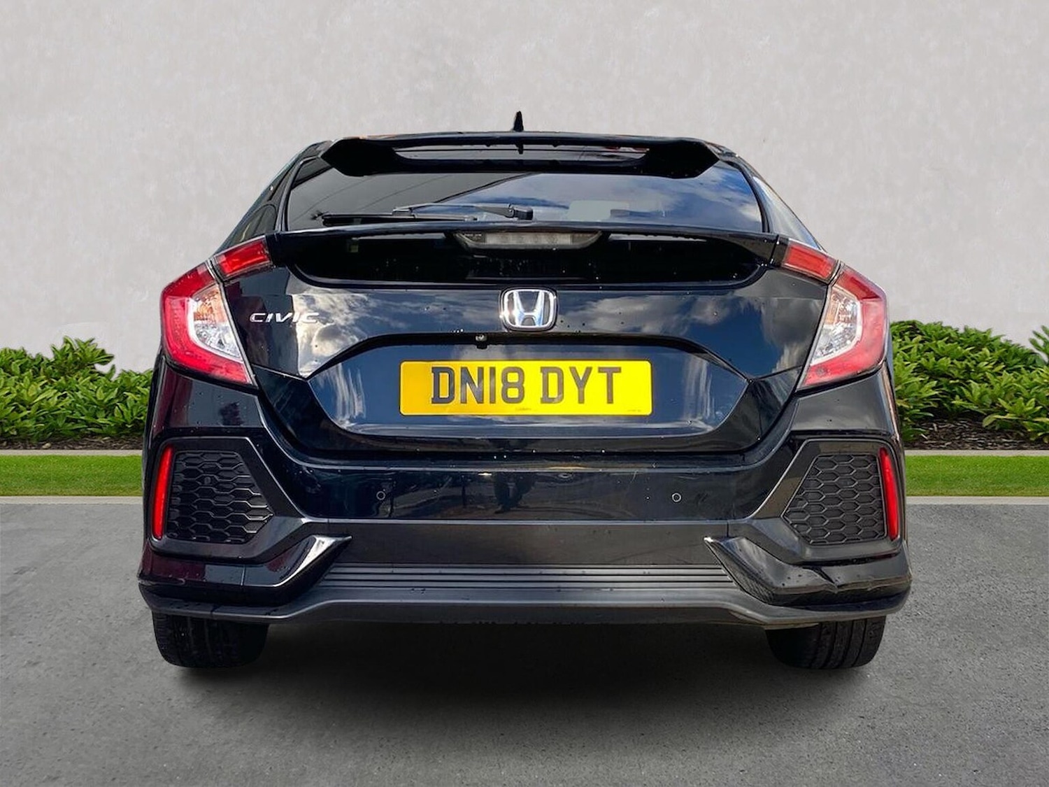 Used Honda Civic 2018 for sale - 76346973: Photo 4