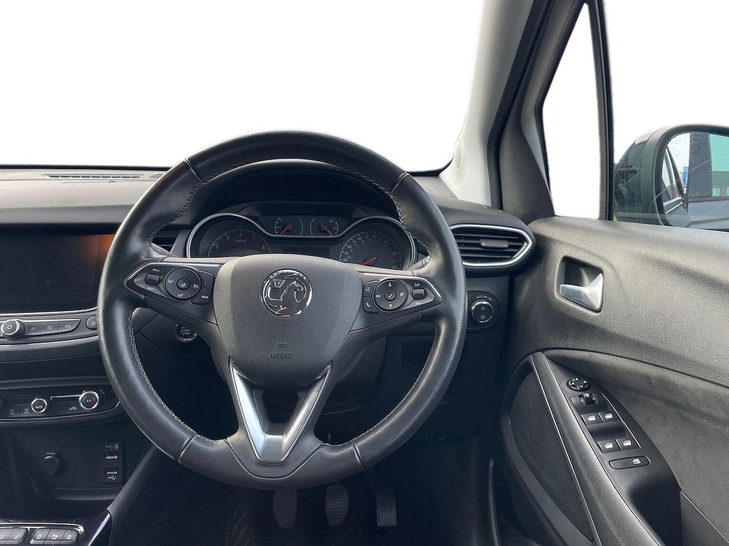 Used Vauxhall Crossland 2023 for sale - 76263296: Photo 9