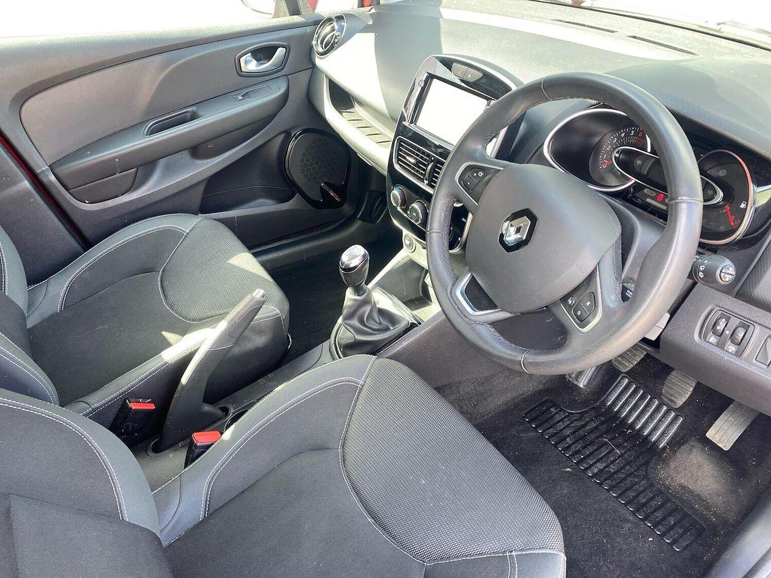 Used Renault Clio 2017 for sale - 78195492: Photo 15