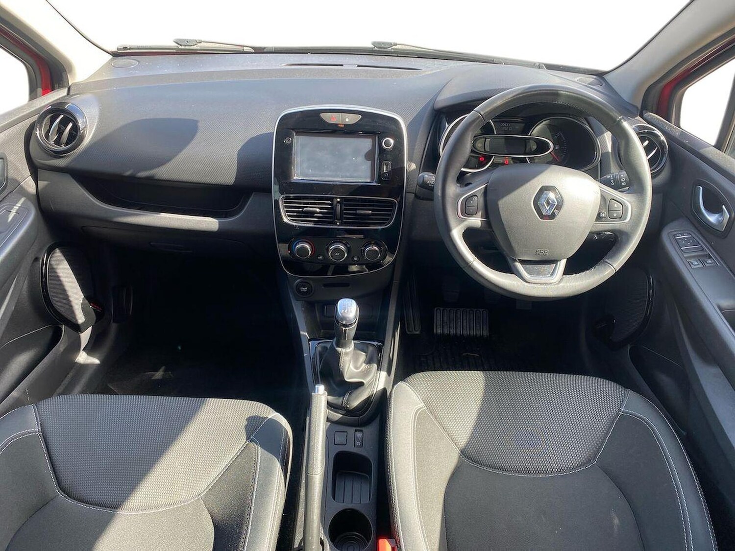 Used Renault Clio 2017 for sale - 78195492: Photo 8