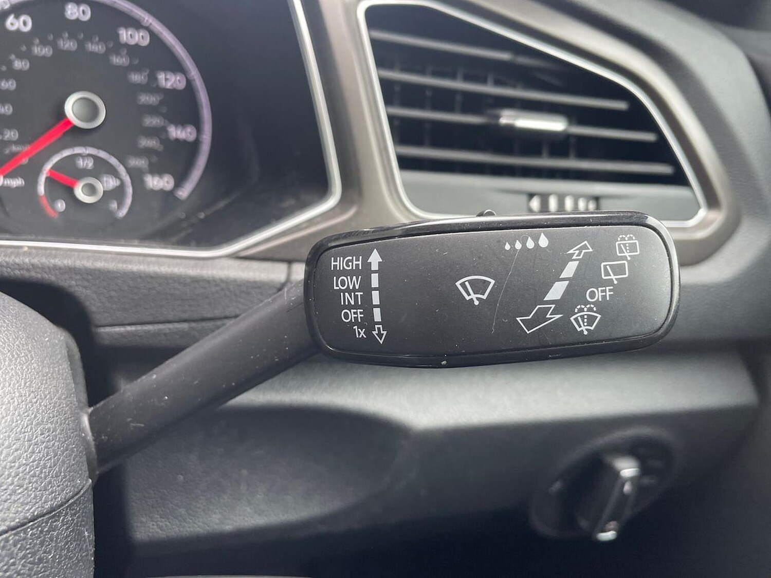 Used Volkswagen T-Roc 2018 for sale - 78195175: Photo 28