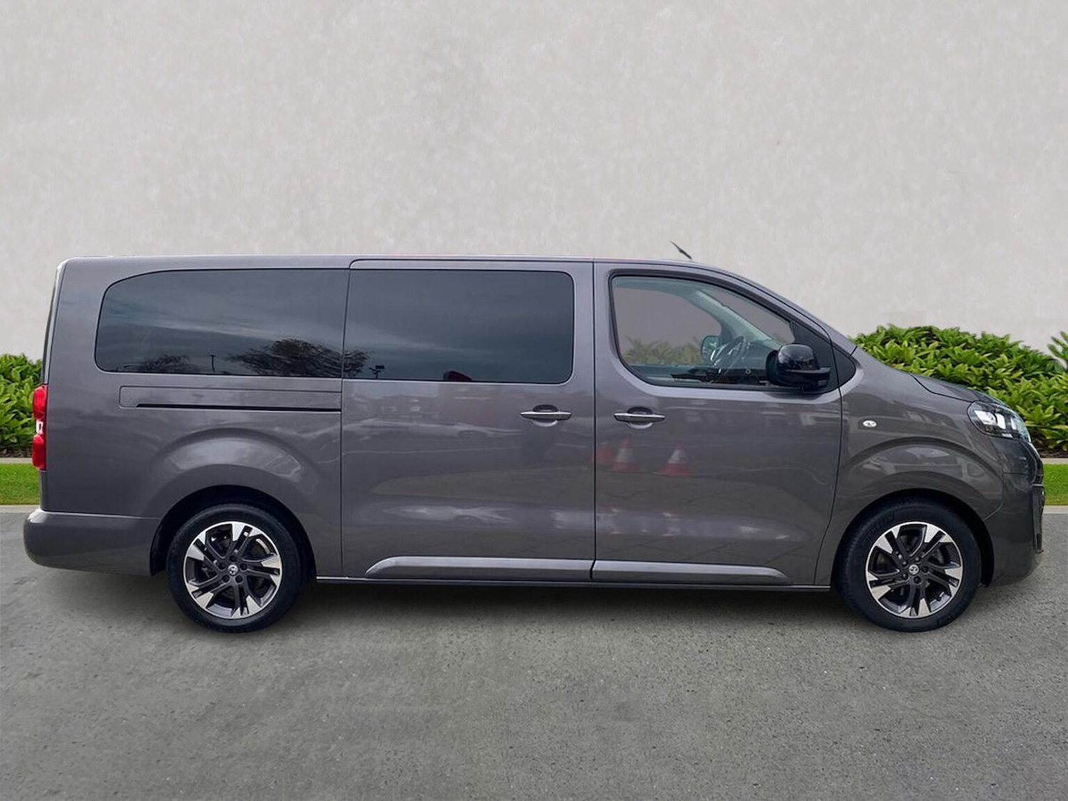 Used Vauxhall Vivaro Life 2023 for sale - 76478179: Photo 3