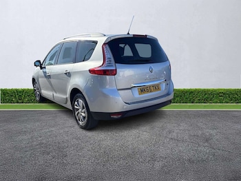 Used Renault Grand Scenic 2015 for sale - 79371910: Photo