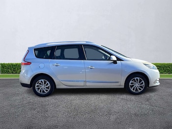 Used Renault Grand Scenic 2015 for sale - 79371910: Photo