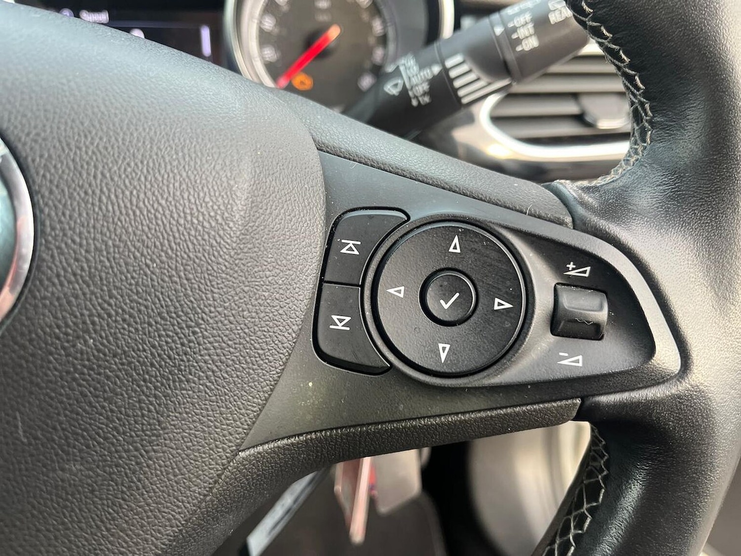 Used Vauxhall Astra 2018 for sale - 76707511: Photo 24