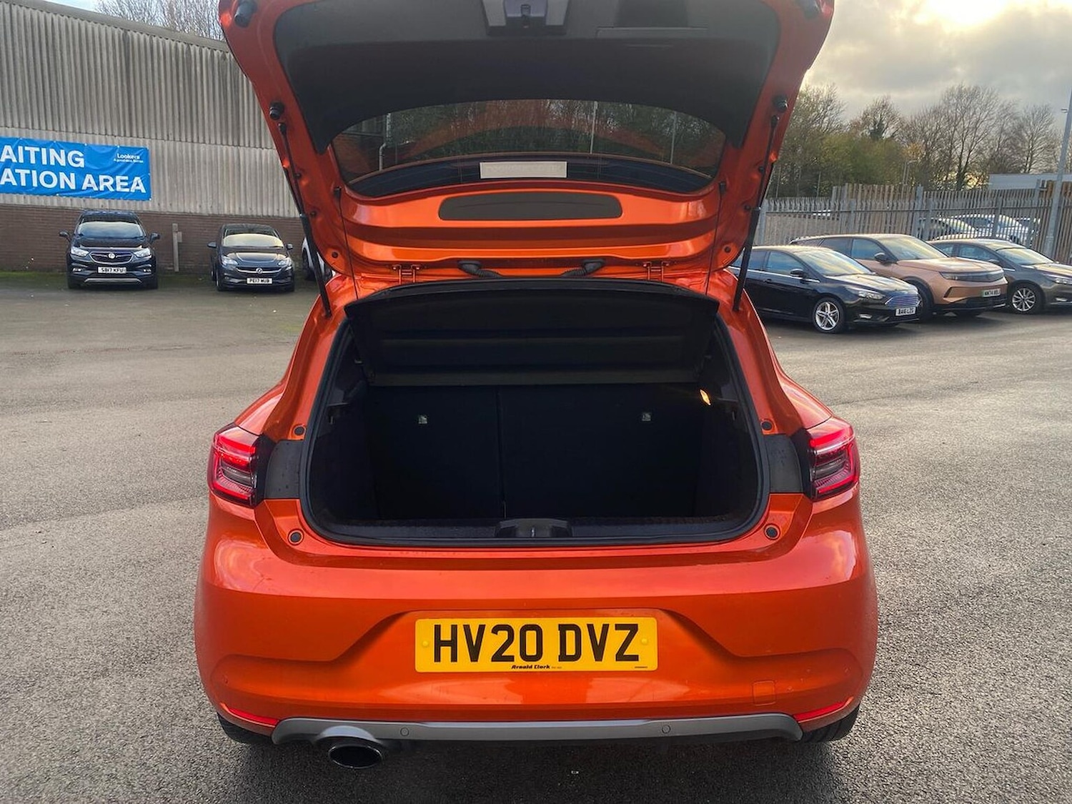 Used Renault Clio 2020 for sale - 76741205: Photo 17