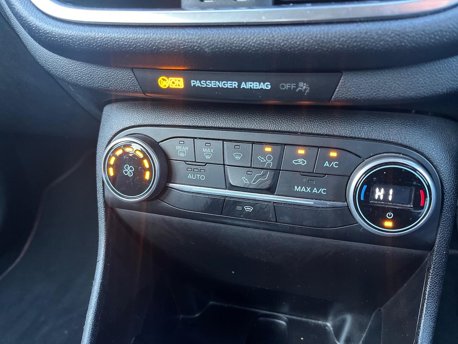 Used Ford Fiesta 2017 for sale - 76638903: Photo 12