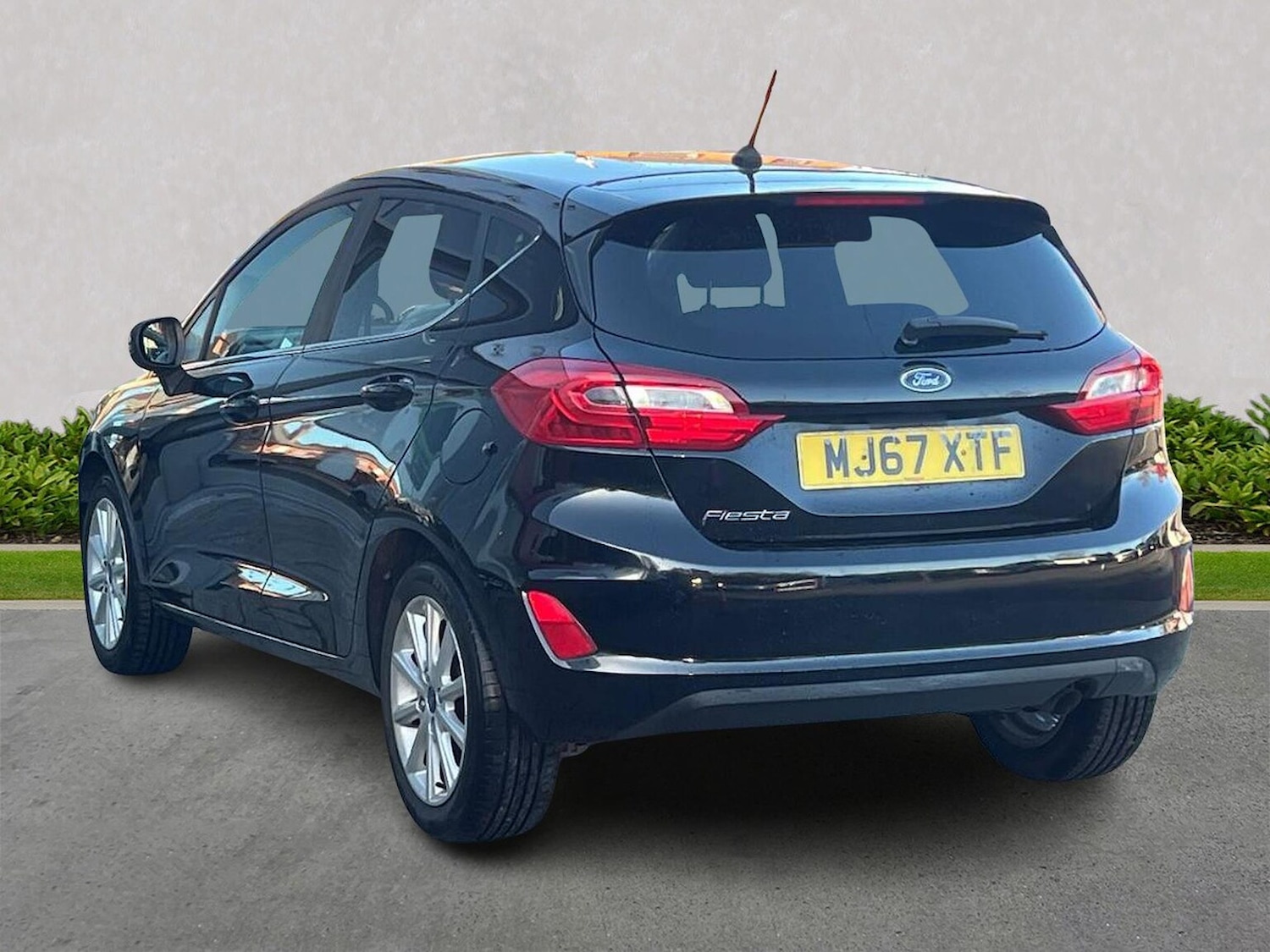 Used Ford Fiesta 2017 for sale - 76638903: Photo 2