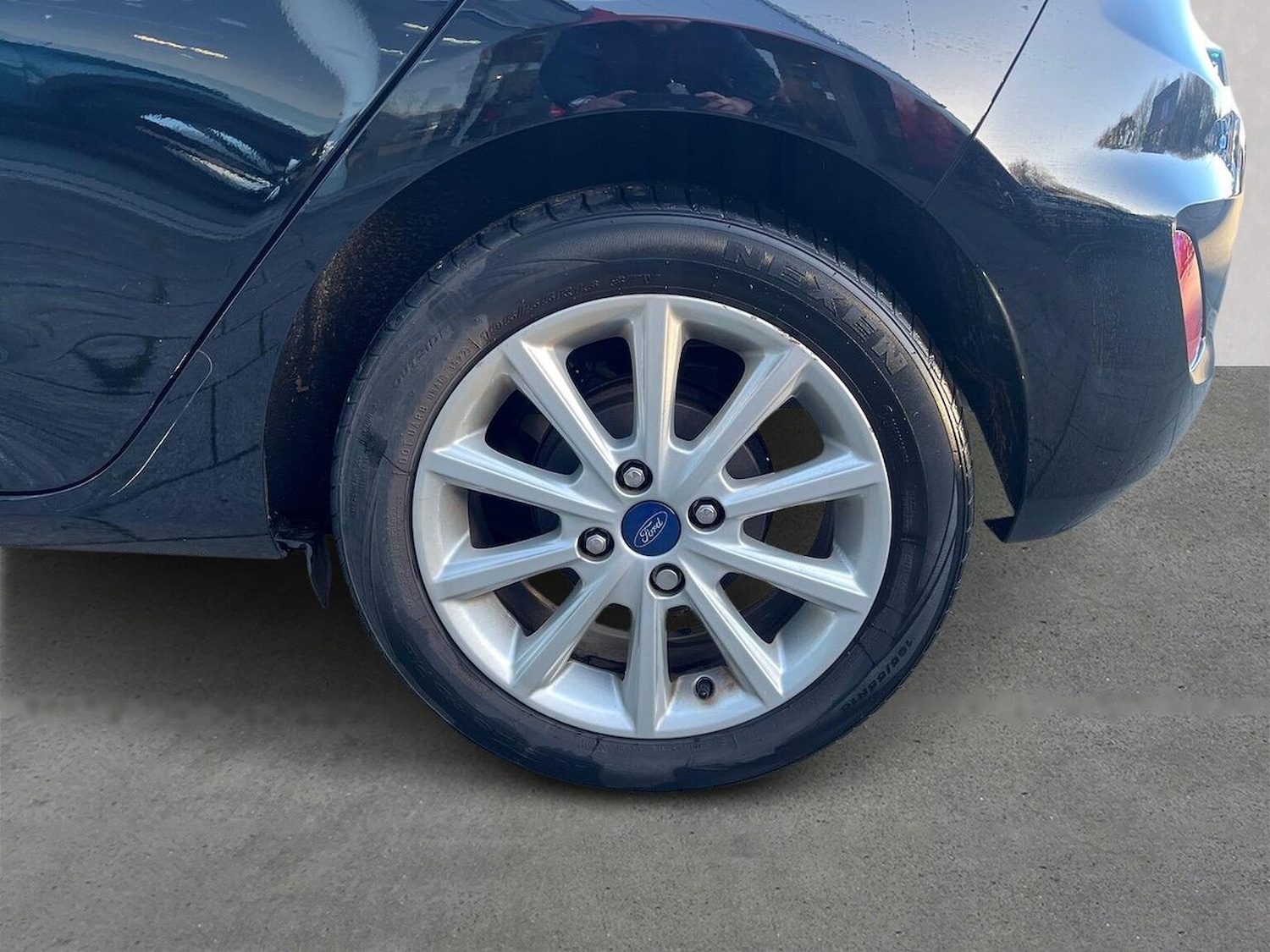 Used Ford Fiesta 2017 for sale - 76638903: Photo 6