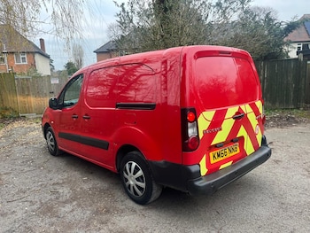 Used Peugeot Partner 2016 for sale - 77066297: Photo