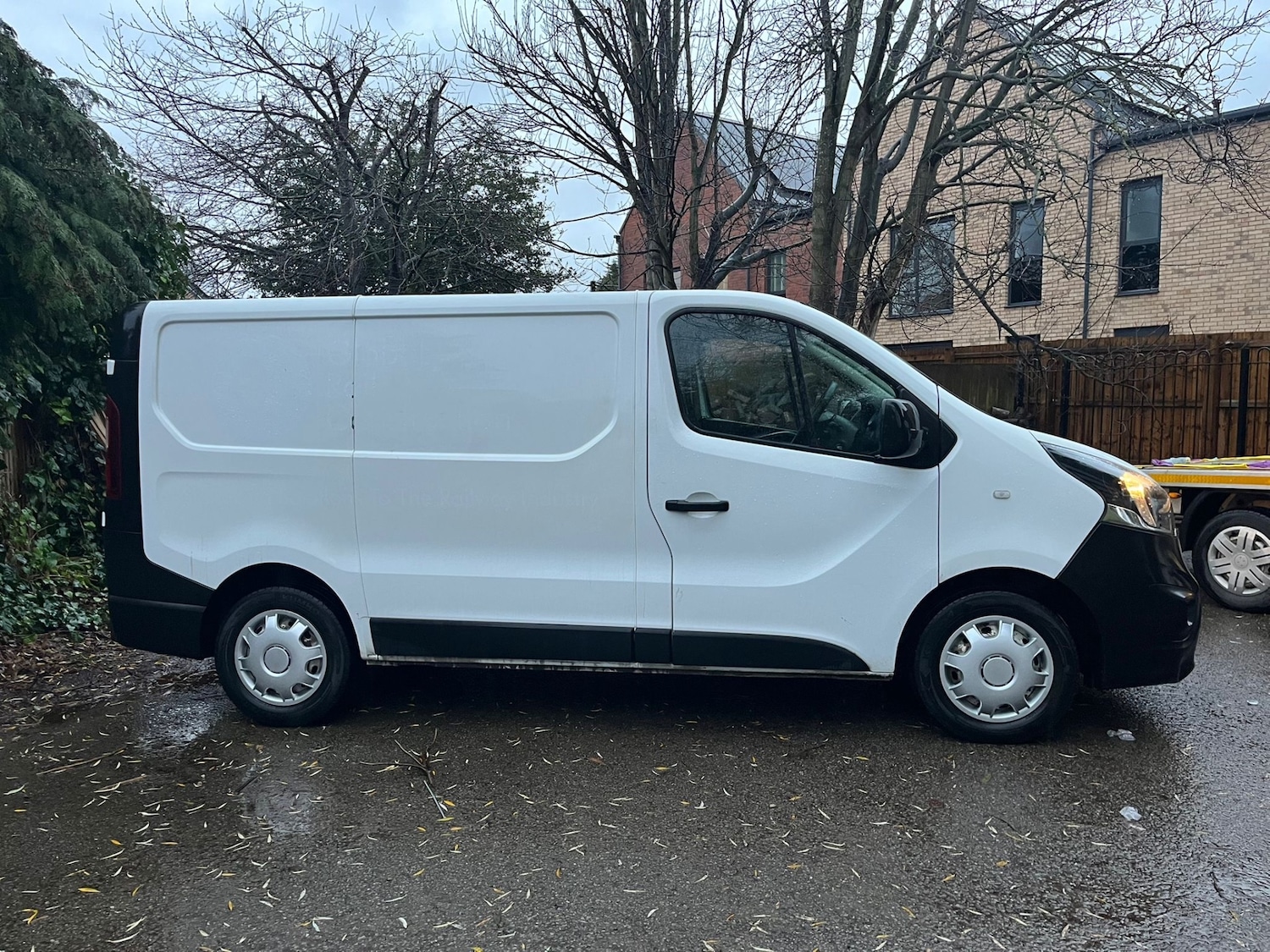 Used Vauxhall Vivaro 2015 for sale - 77011648: Photo 2