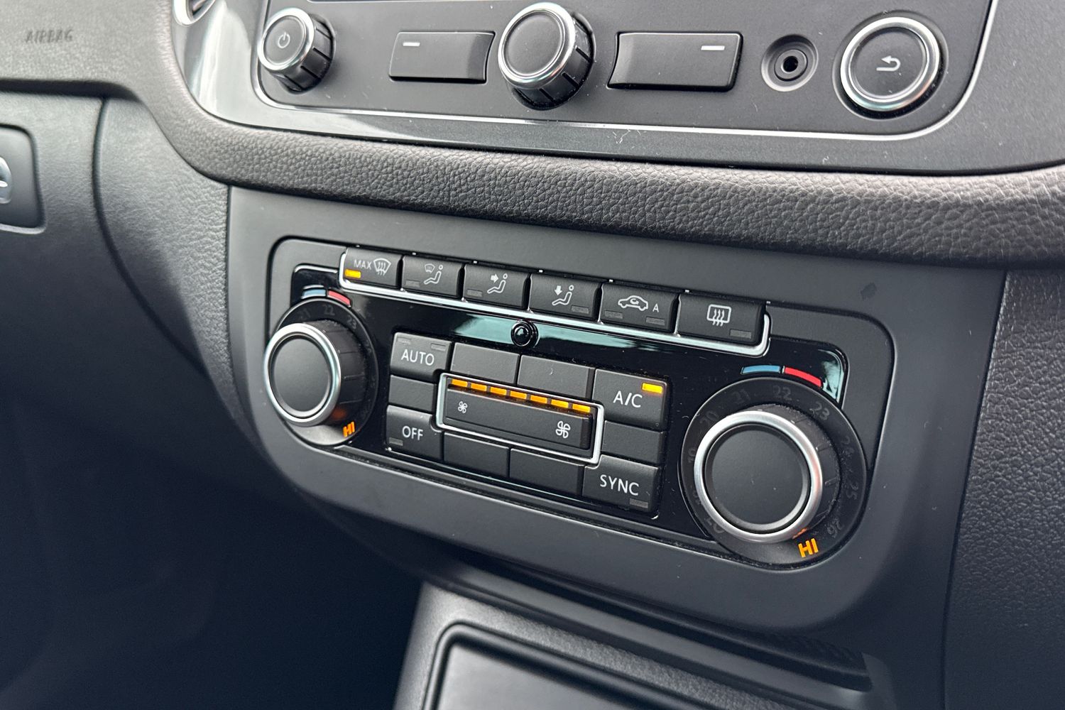 Used Volkswagen Tiguan 2015 for sale - 76985390: Photo 29