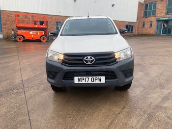 Used Toyota Hilux 2017 for sale - 76541681: Photo