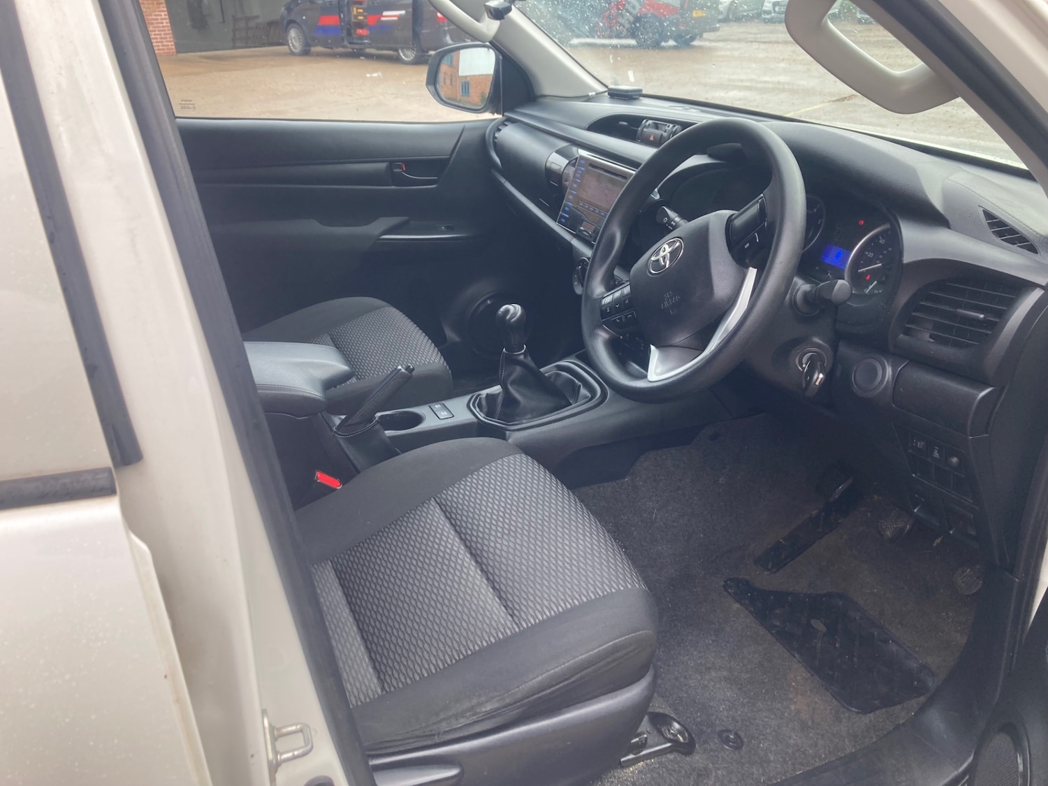 Used Toyota Hilux 2017 for sale - 76541681: Photo 9