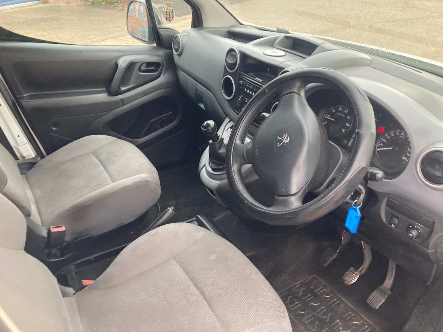 Used Peugeot Partner 2011 for sale - 76330487: Photo 8