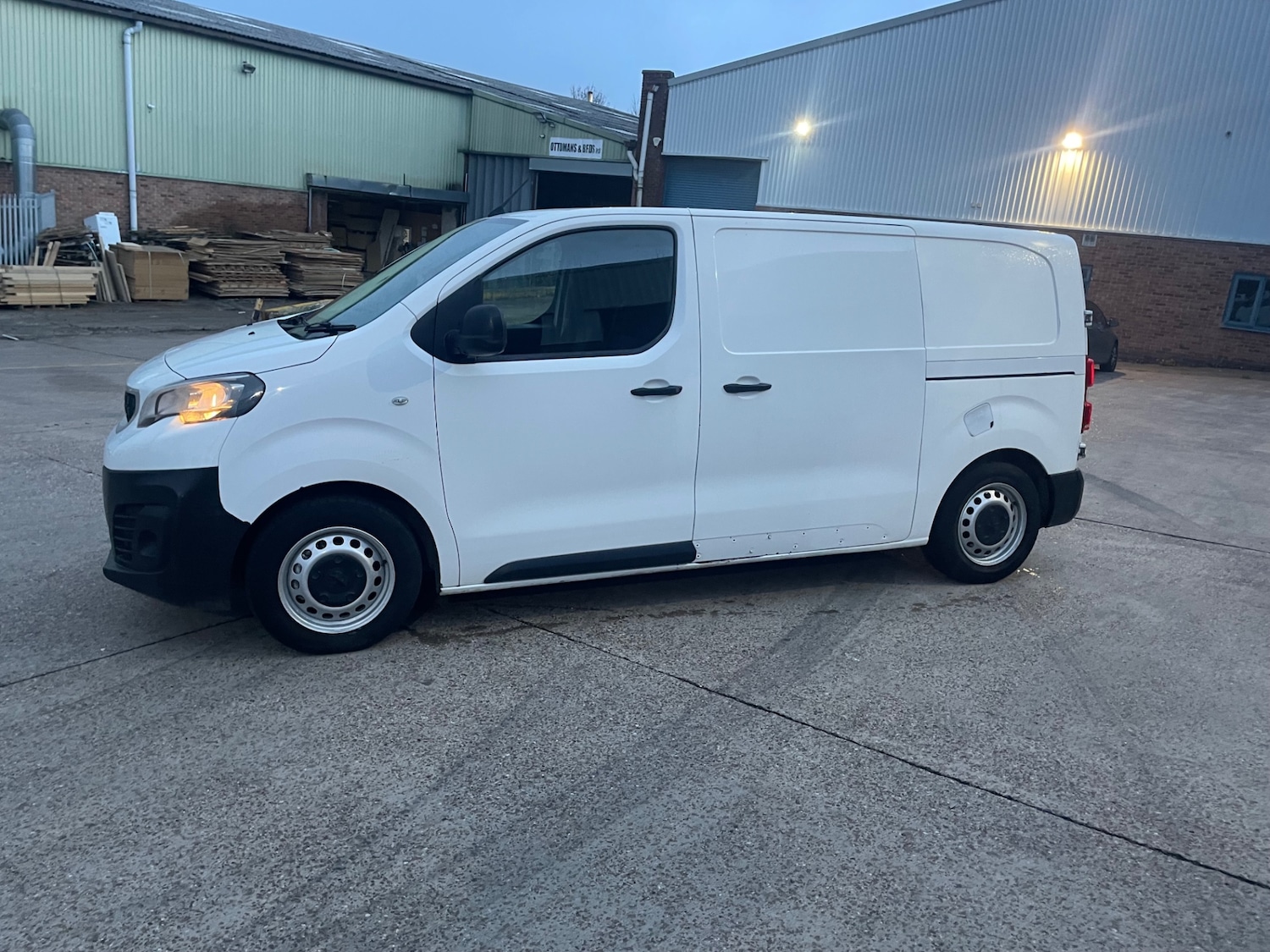 Used Peugeot Expert 2017 for sale - 76861885: Photo 4