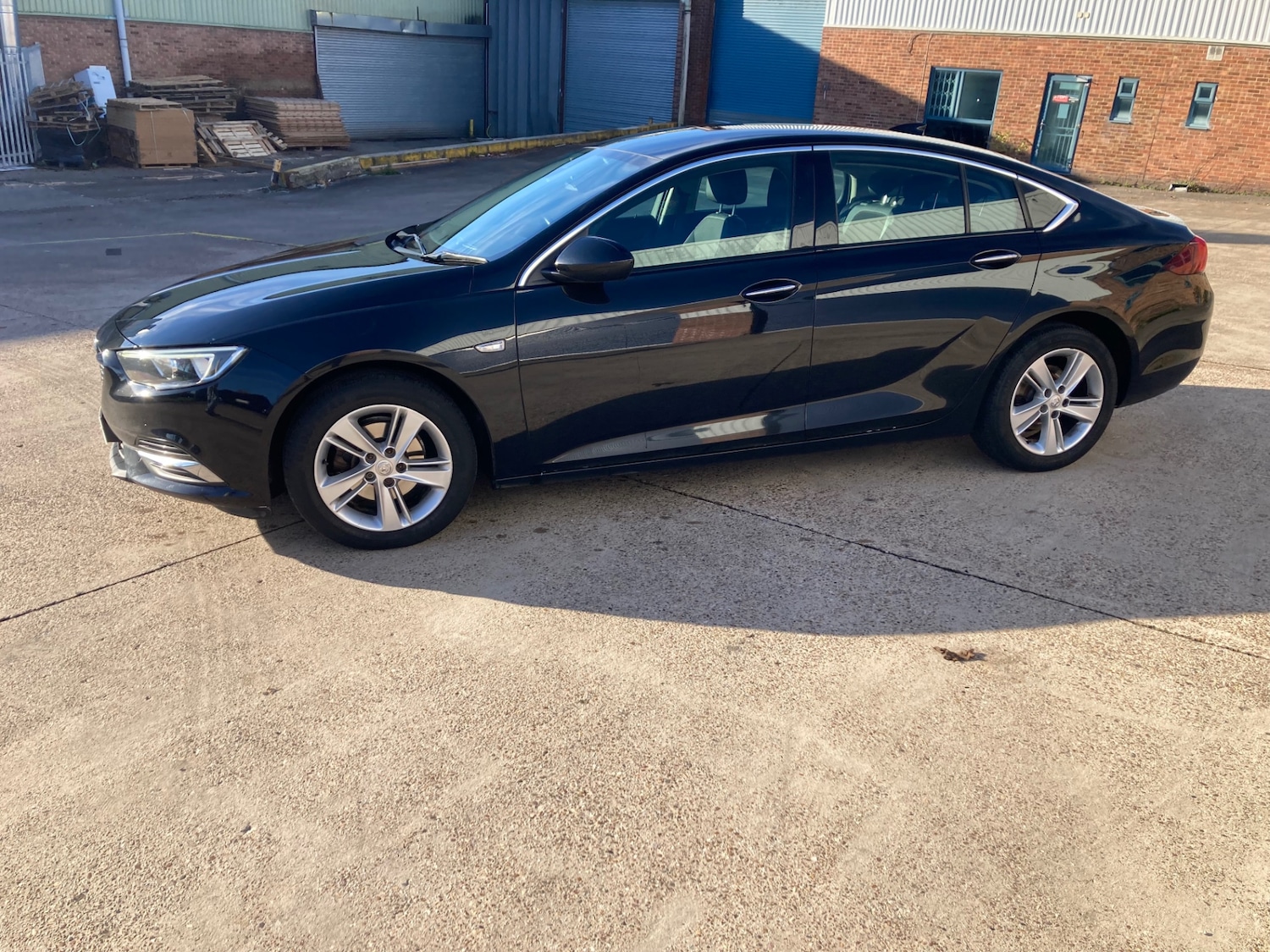 Used Vauxhall Insignia 2017 for sale - 76650456: Photo 4