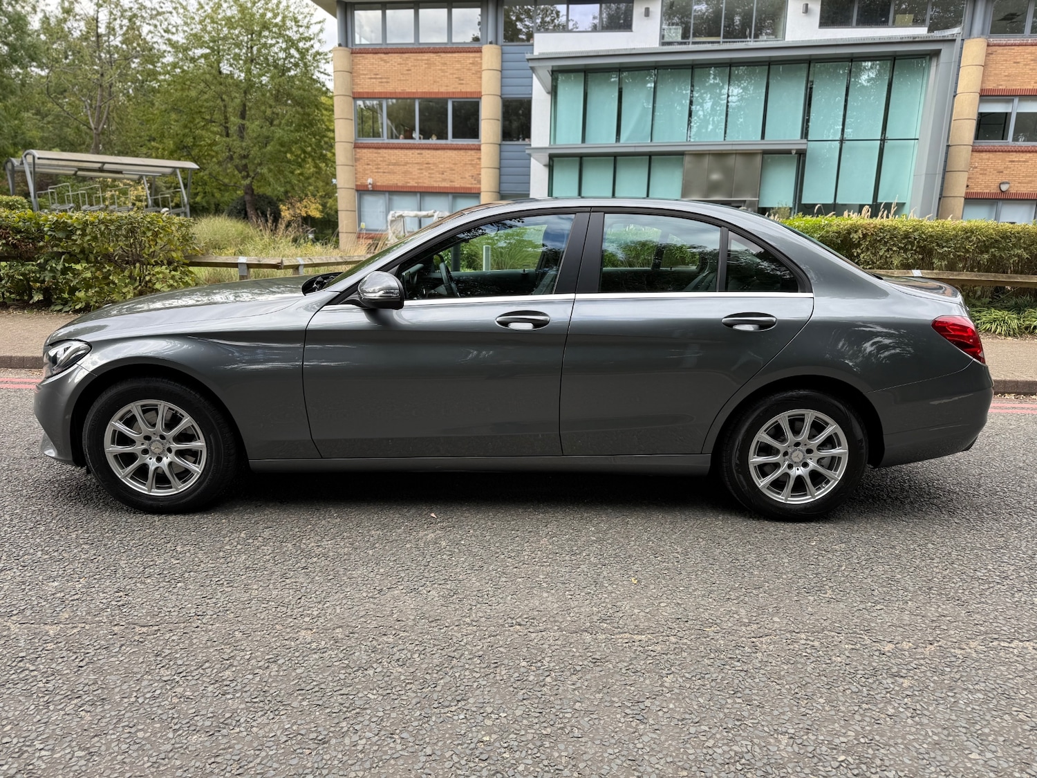 Used Mercedes-Benz C Class 2017 for sale - 76091933: Photo 2