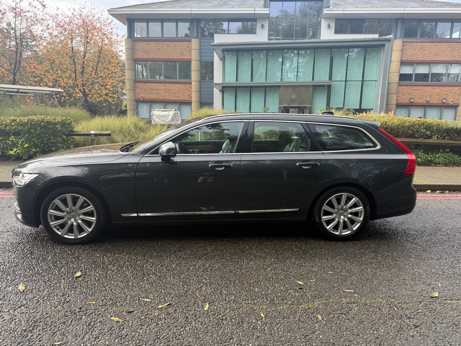 Used Volvo V90 2018 for sale - 76638980: Photo 2