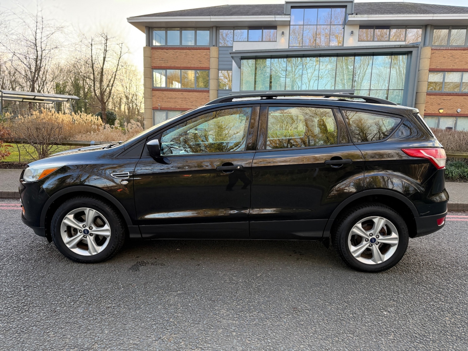 Used Ford Kuga 2014 for sale - 76650338: Photo 2