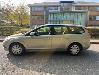 Used Ford Focus 2010 for sale - 76254835: Photo