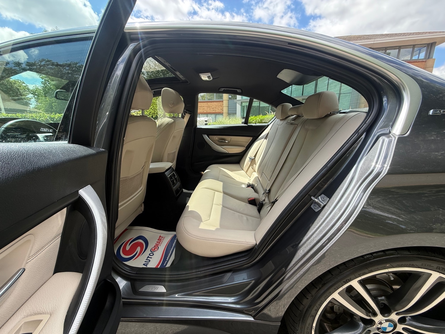 Used BMW 3 Series 2016 for sale - 76041591: Photo 12