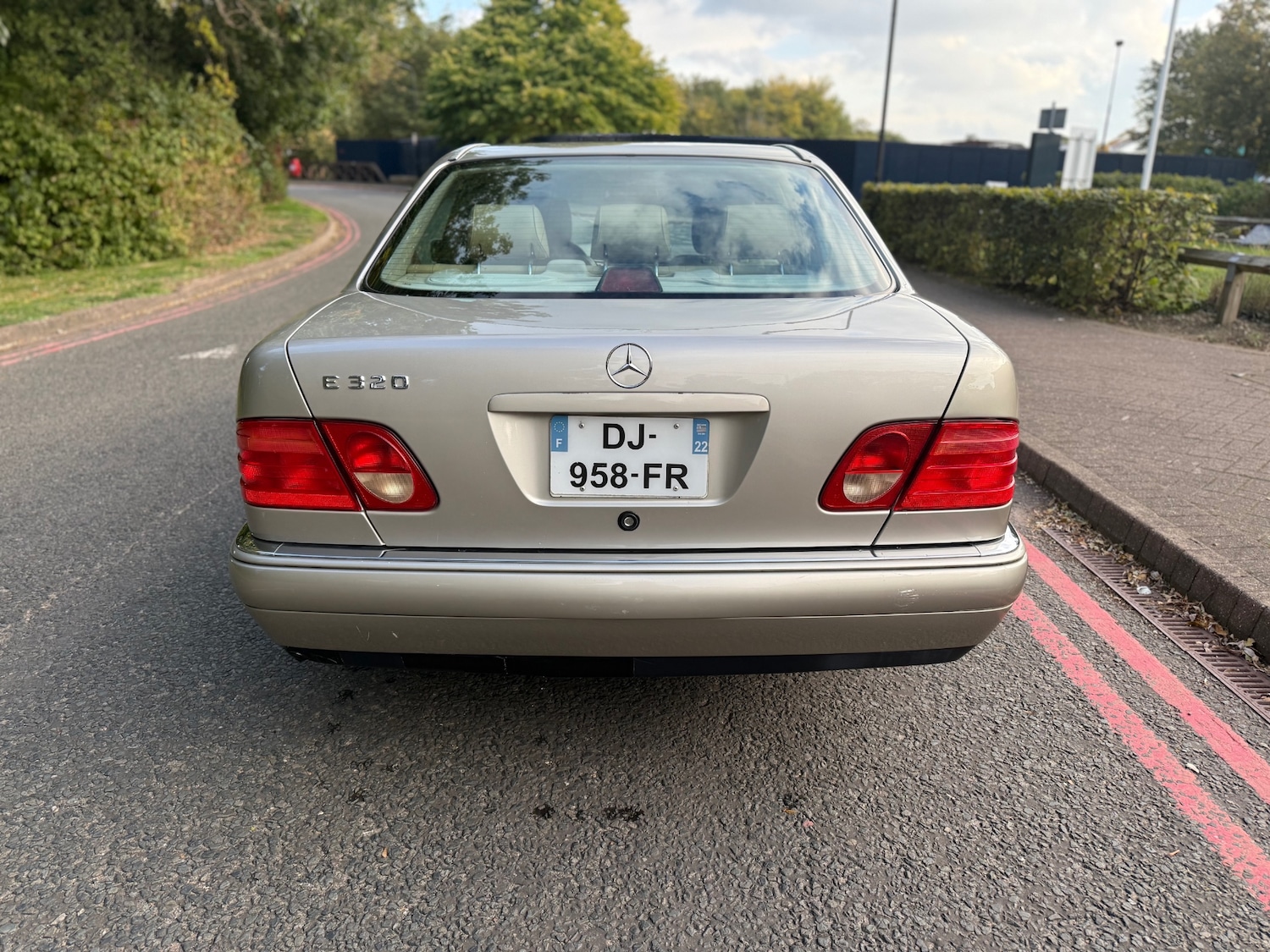 Used Mercedes-Benz E Class 2002 for sale - 76041547: Photo 4