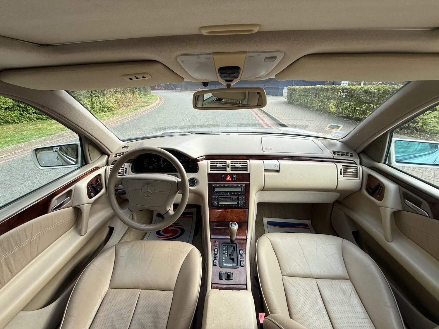 Used Mercedes-Benz E Class 2002 for sale - 76041547: Photo 9