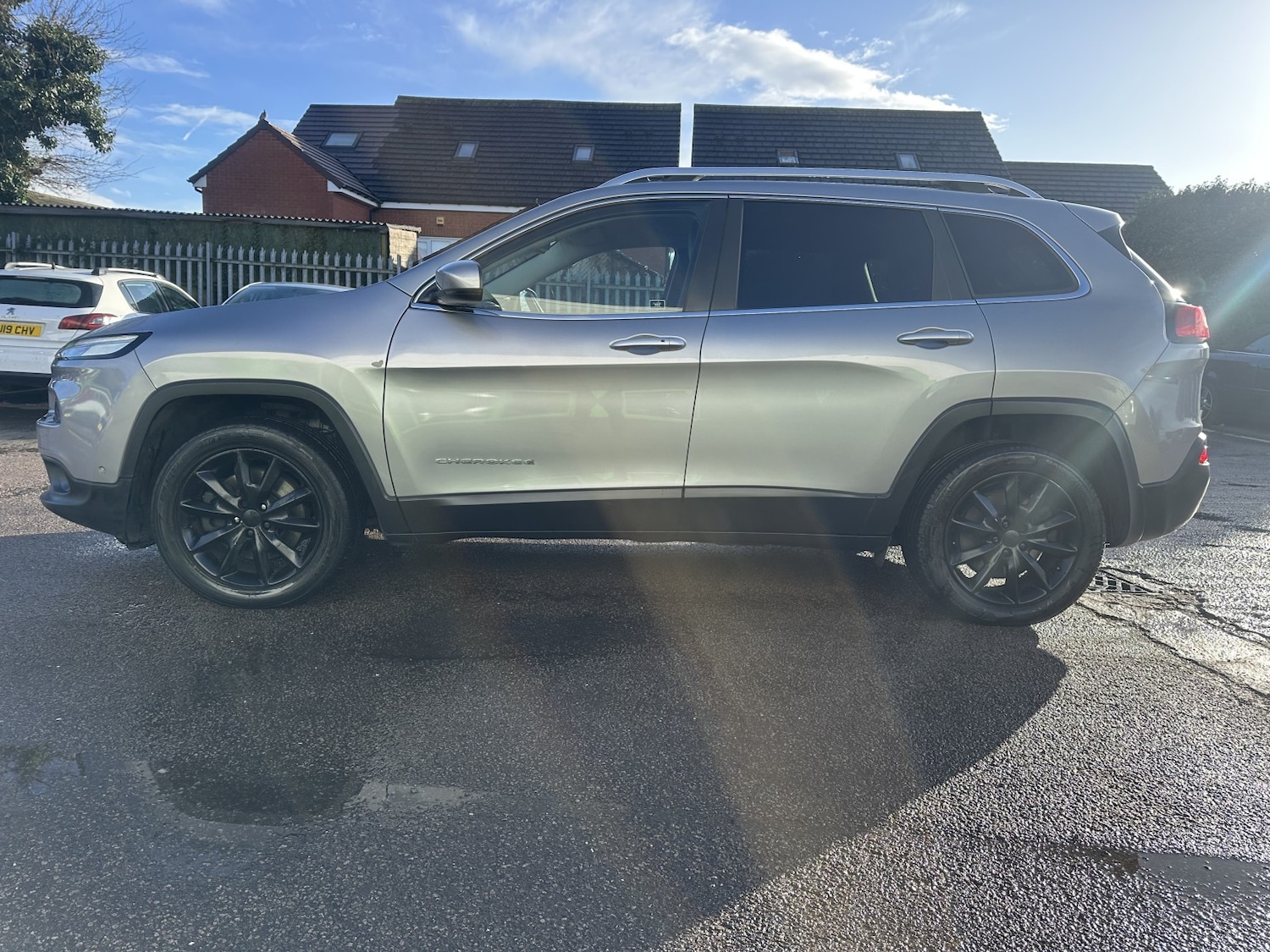 Used Jeep Cherokee 2015 for sale - 78098127: Photo 2