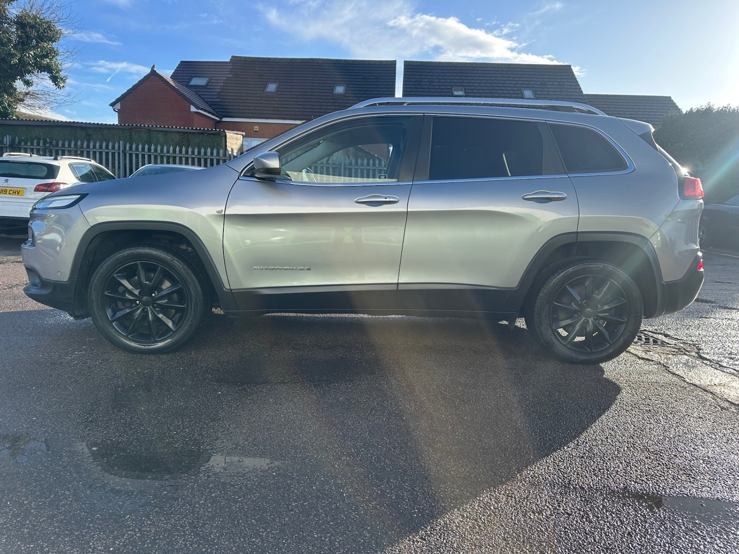 Used Jeep Cherokee 2015 for sale - 78014835: Photo 2