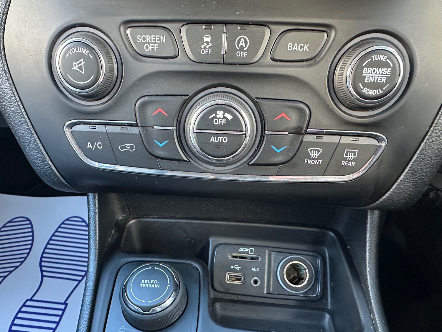 Used Jeep Cherokee 2015 for sale - 78014835: Photo 25