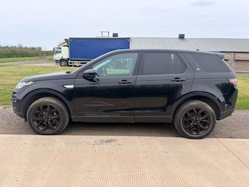 Used Land Rover Discovery Sport 2015 for sale - 78273742: Photo