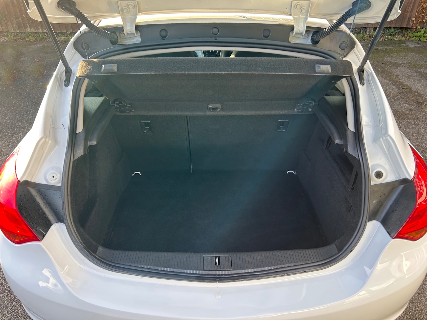 Used Vauxhall Astra 2012 for sale - 76918085: Photo 13