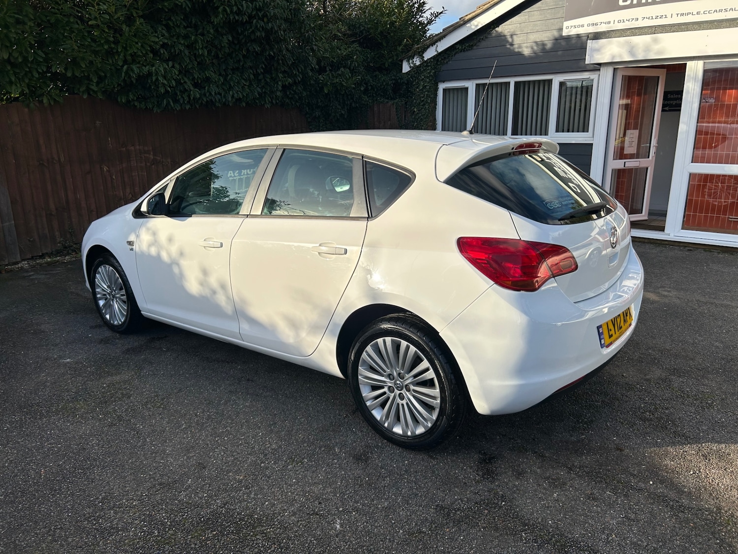 Used Vauxhall Astra 2012 for sale - 76918085: Photo 4