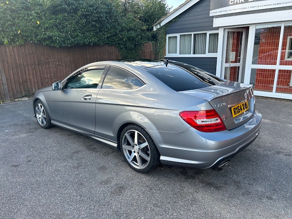 Used Mercedes-Benz C-Class 2014 for sale - 76156651: Photo 4
